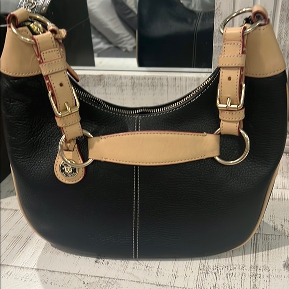 Black Dooney and Bourke purse - Picture 2 of 13
